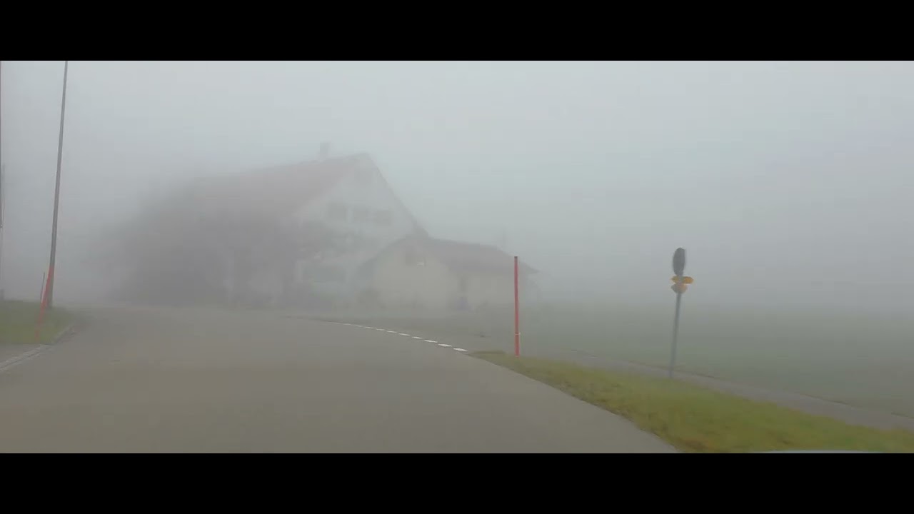 Dia de niebla por Winthertur Zürich, grabado con un Samsung galaxy 25 ultra. 