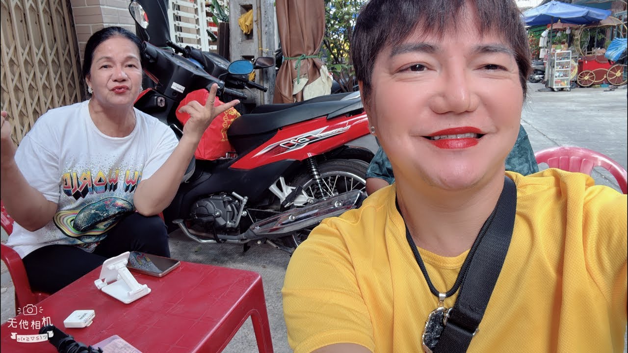 LGBT tiểu Yến tử sáng Mùng 7 Tết chúc cả nhà vui vẻ