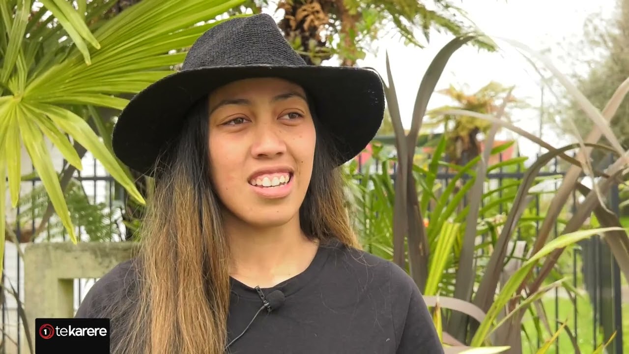 Three sisters receive moko kauae using traditional uhi matarau method