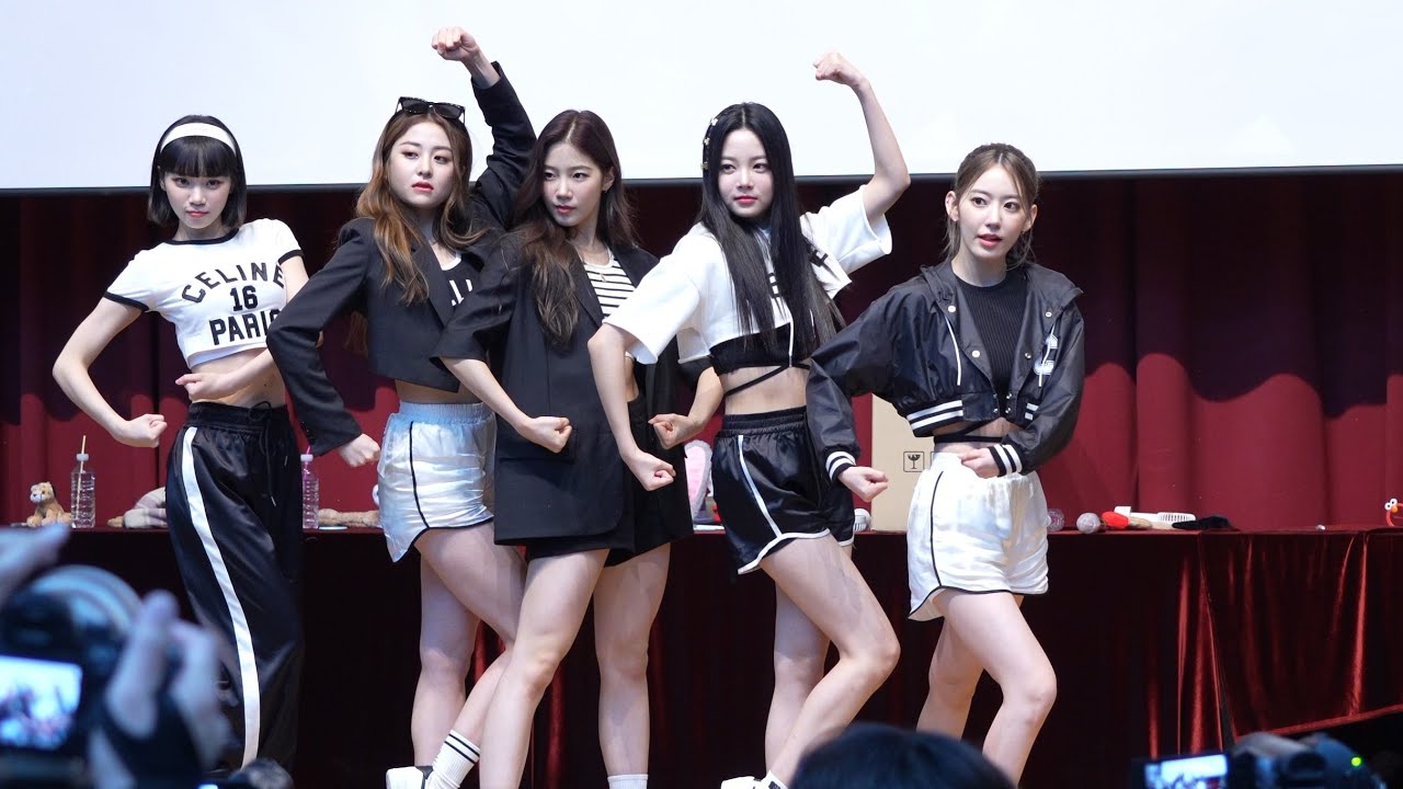 220529 르세라핌(LESSERAFIM) 'Q&A Talk(Comment Full ver.)' 4K60p 직캠(fancam)  @fansign 국제청소년수련관