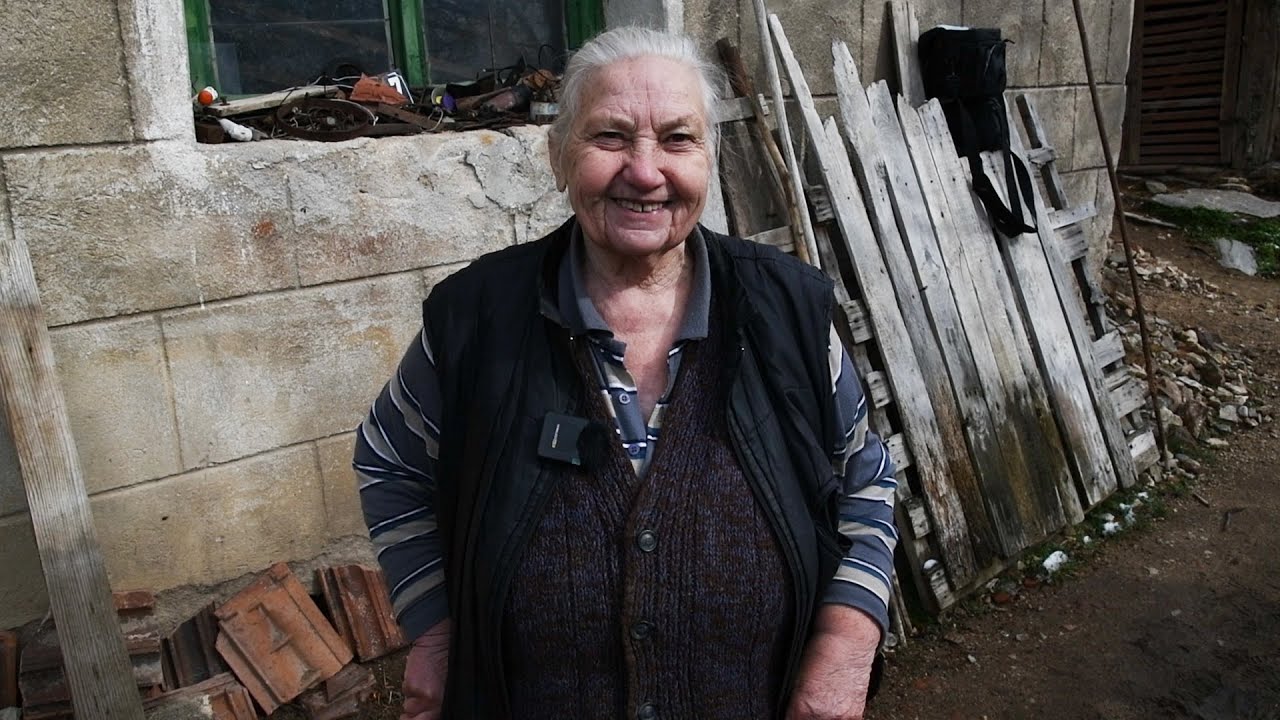 Баба Цеца от Яребковица. Селото без ток, вода и със 7 пусти махали. Вижте първа част от разказа й.