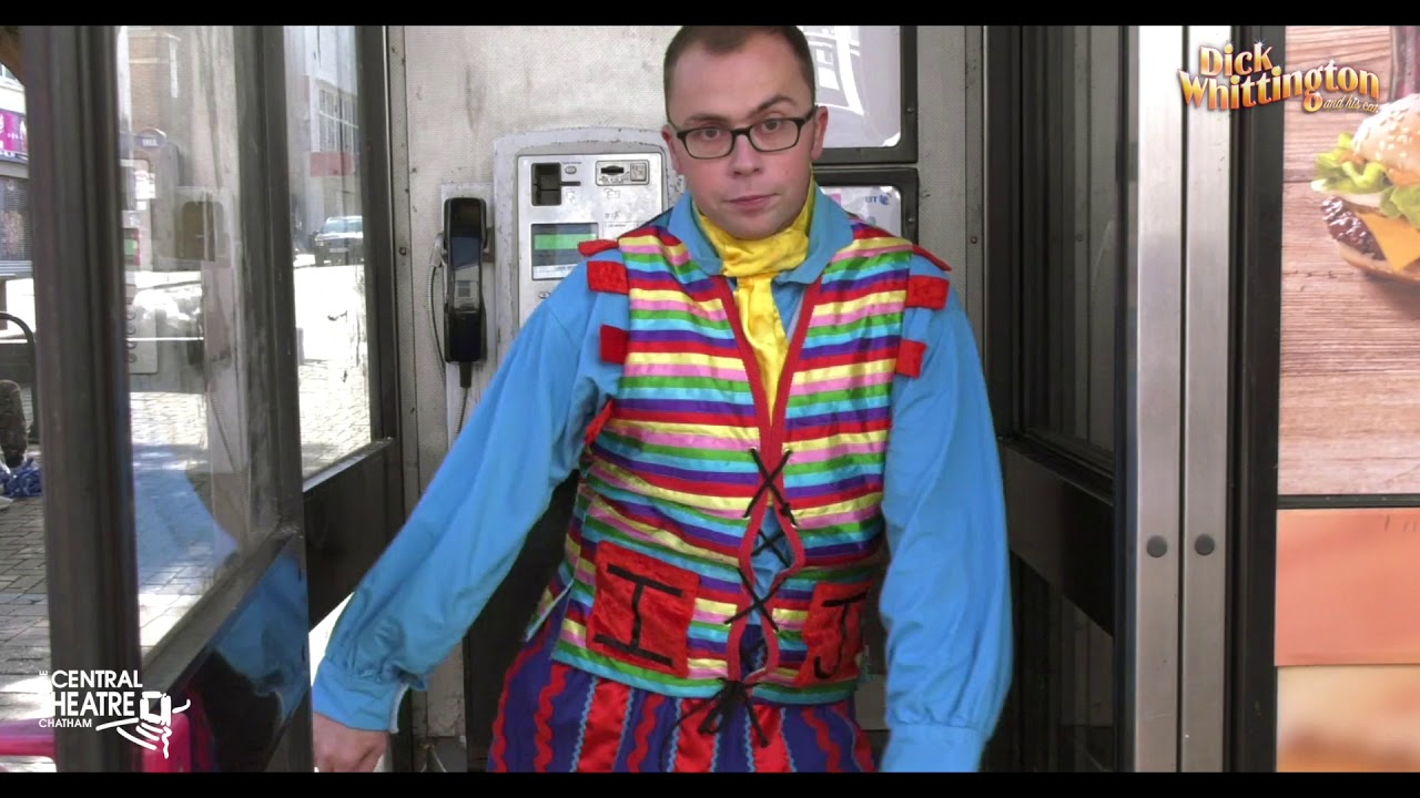Joe Tracini does the floss ... nearly - Dick Whittington - The Central Theatre, Chatham