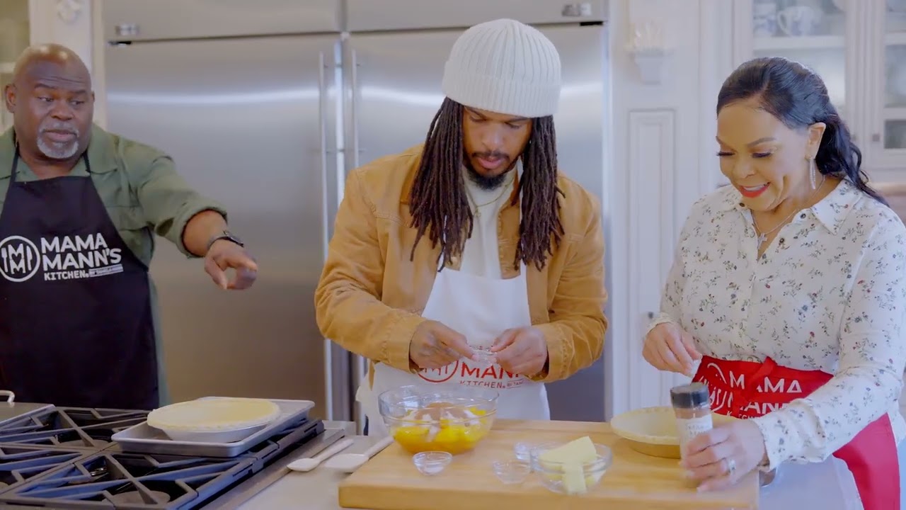 Keith Lee Joins Mama Mann and David Mann in the kitchen | Cajun Red Snapper