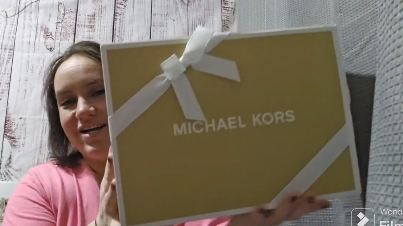 Michael kors and Coach Unboxing! I know I know im late to the party! lol 🤣