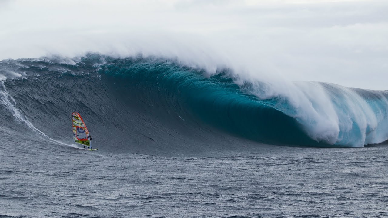 Windsurfer Alastair McLeod Rides Huge Waves at Pedra Branca in Tasmania