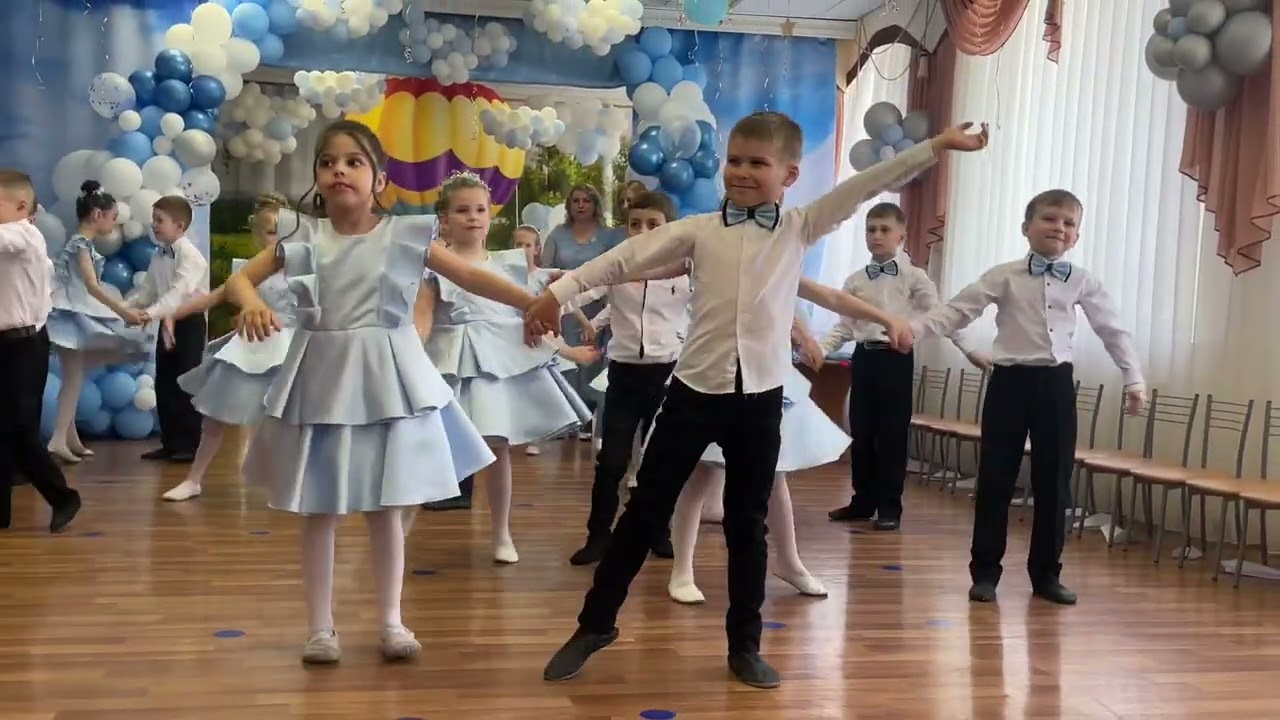 Первый вальс🥹🙏🩵 #доченька #выпускной #детскийсад #вальс #детскийтанец