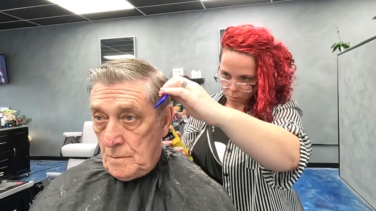 HAIR CUT Y NECK MASSAGE WITH  BARBER LAUREN