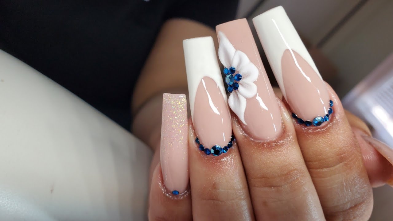 Uñas francesas y Flor en 3d 💅