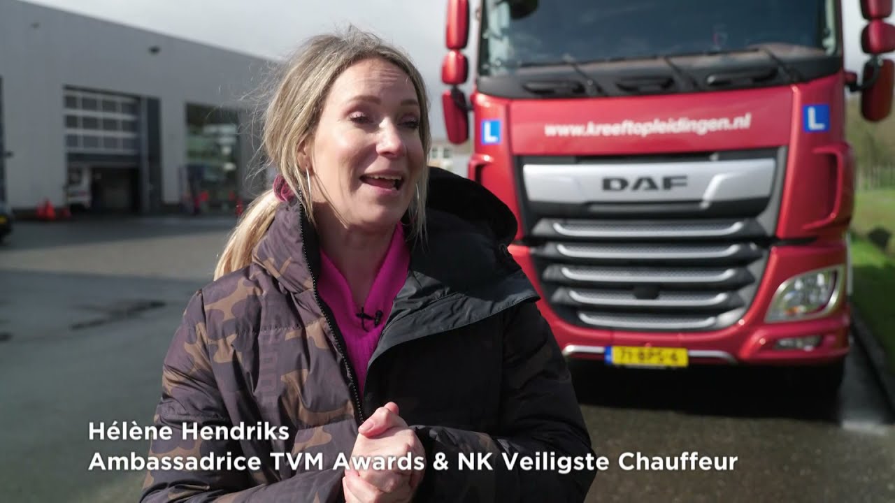 Hélène Hendriks vrachtwagenrijles - RTL Transportwereld