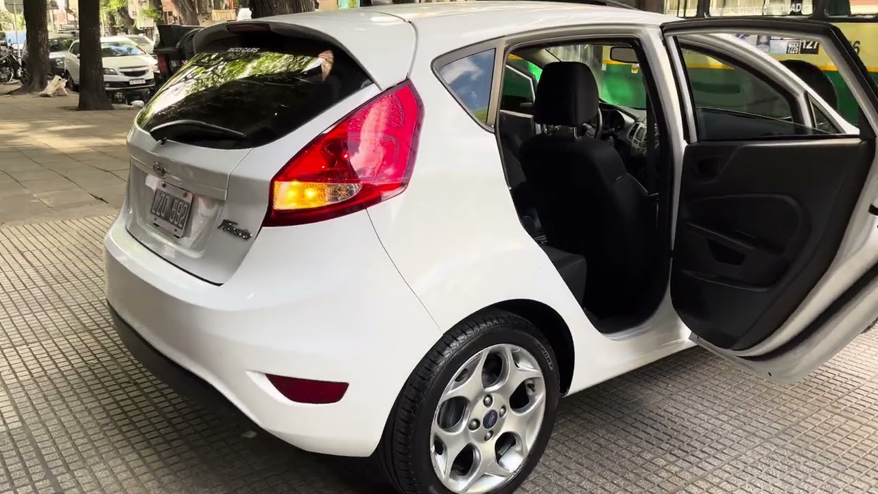 Ford Fiesta Kinetic 1.6 Titanium año 2012
