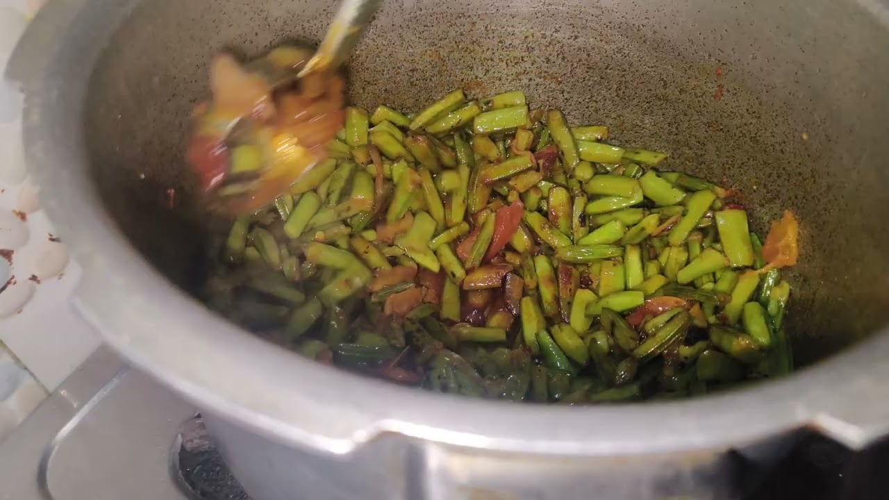 Roty and chollakaya curry🫛🫛🥞🫕