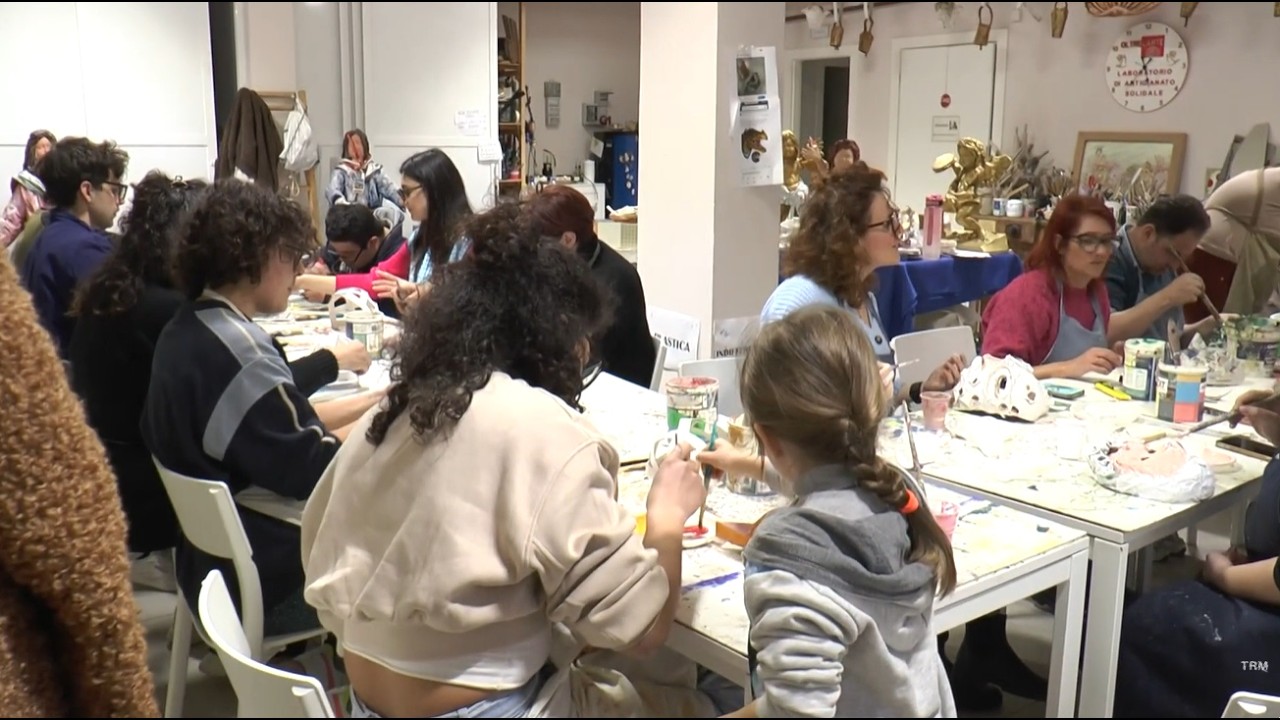 Creatività che prende forma: a Matera il Laboratorio di Cartapesta per il Carnevale 2026
