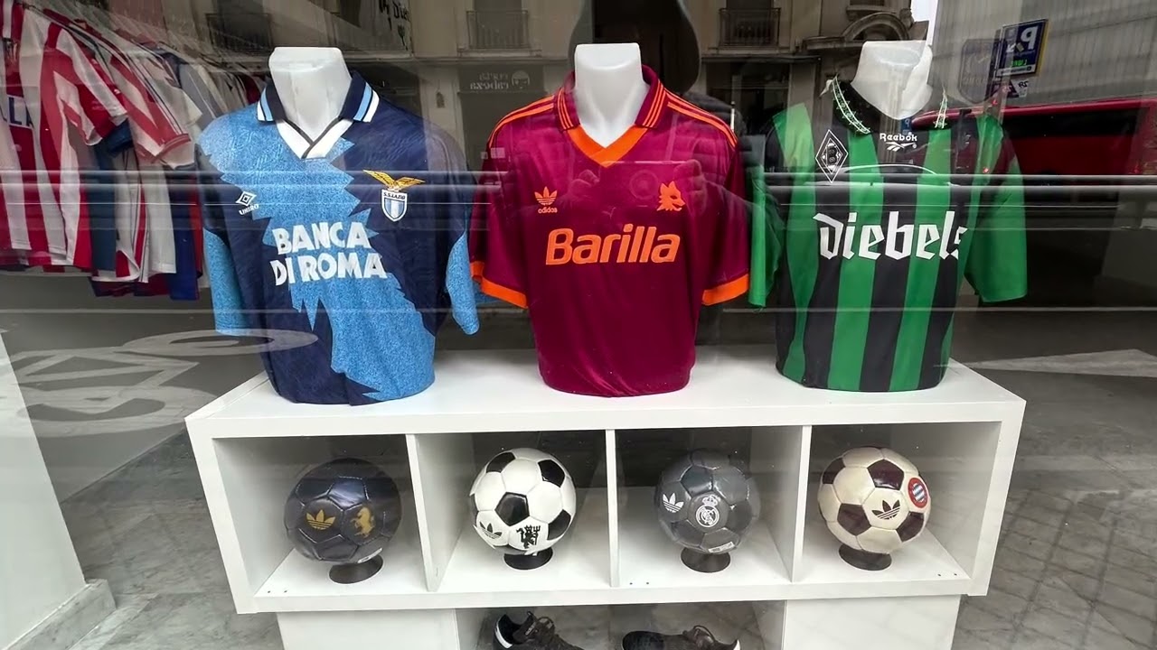 Callejeando por Madrid.Su oferta camisetas ⚽️. Segunda mano,nuevas,oficiales,réplicas,falsas,precios