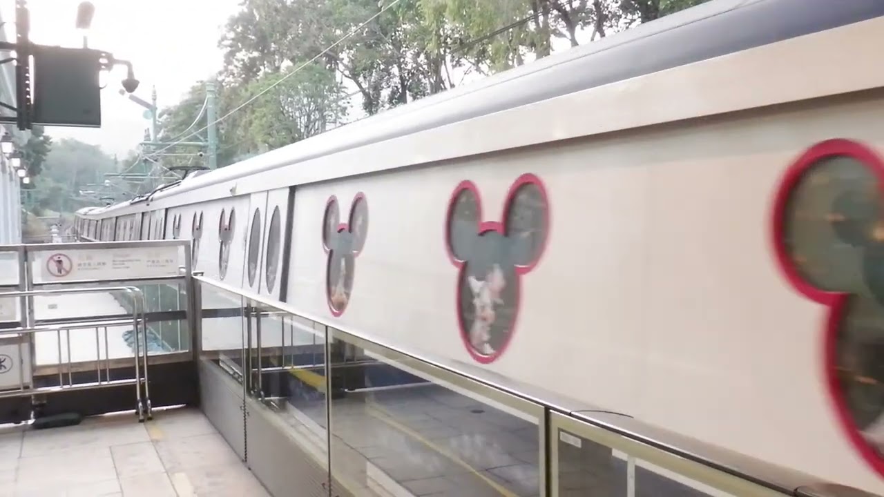香港　ディズニー線　ディズニー駅到着