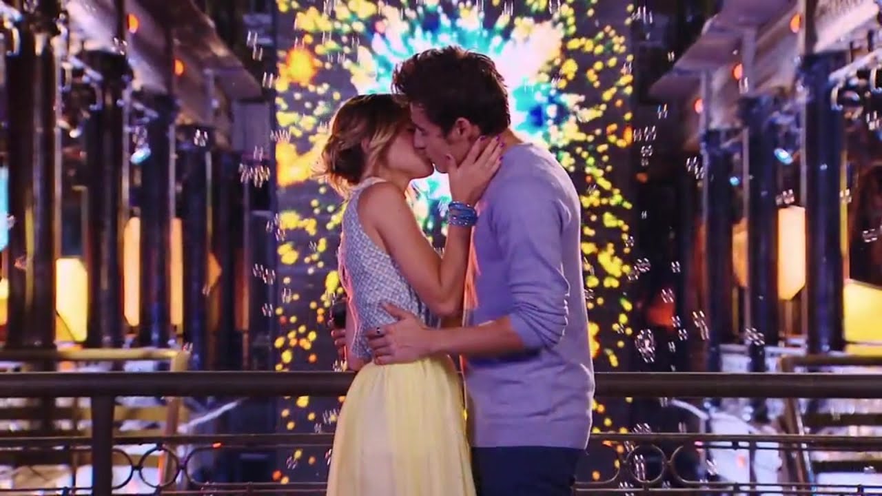 Violetta 3 - Violetta y León cantan 