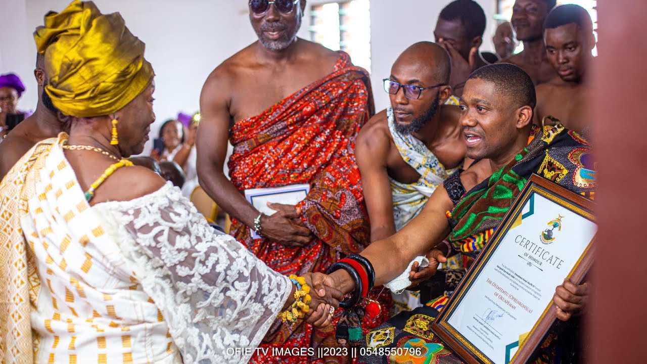 OKUAPEHENE INSTALLS ABREWATIA OF BENKUM KYEAME HOUSE AS OYENTENTU NANA ABENA OYE - WATCH VIDEO