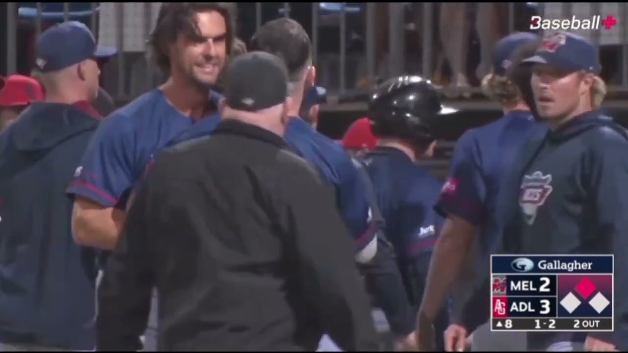 Benches clear in ABL playoff game between the Adelaide Giants and the Melbourne Aces (1/27/2024)