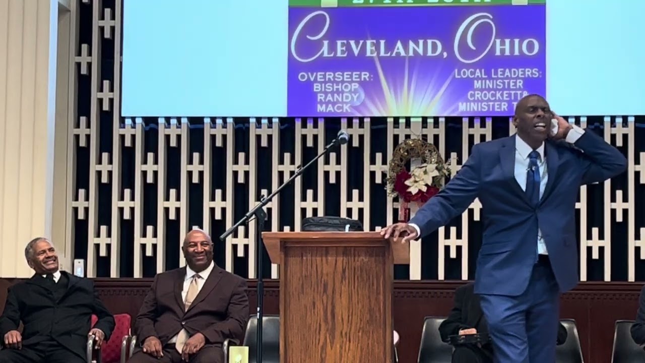 THE HOLY TEMPLE CHURCH, Thanksgiving Day. Youth Fellowship in Cleveland, Ohio. Bis. Mack preaching. 