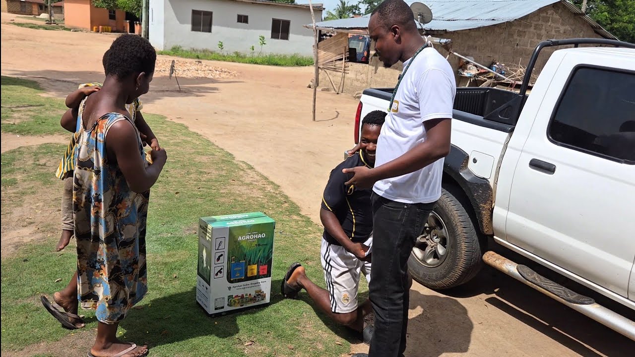 Supporting the villagers of Obemla in Agotime Kpetoe, Volta Region Ghana