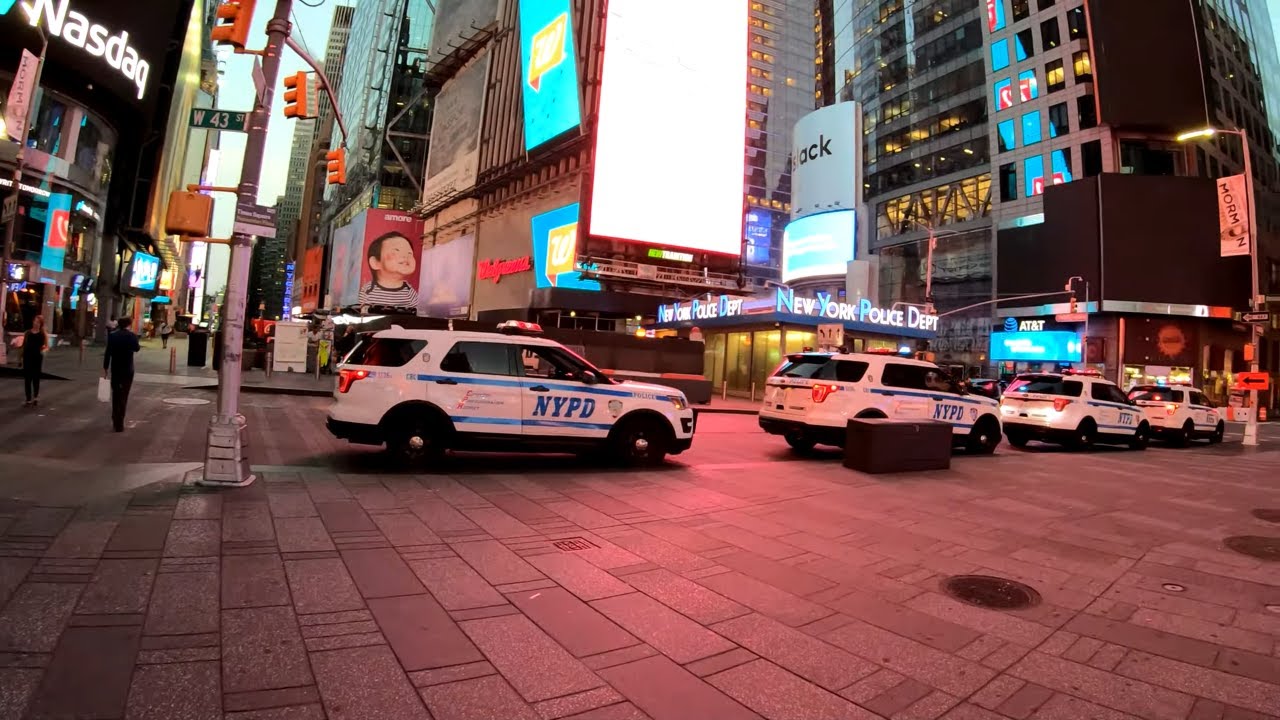 ⁴ᴷ⁶⁰ Walking NYC (Narrated) : Early Morning from Times Square to Flatiron Building (August 5, 2019)