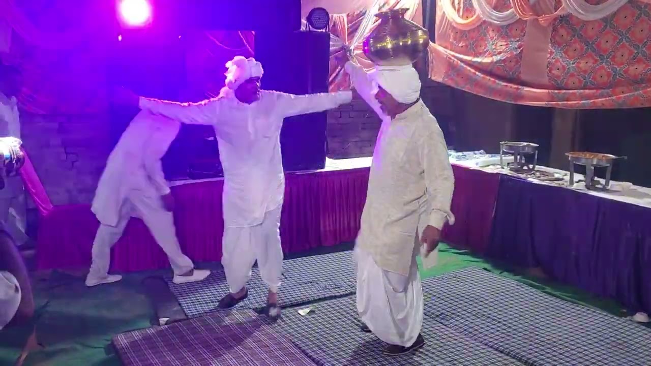 रंगीले ताऊ का रागनी प कसुता डांस👌#dance#haryanviragni#tranding..