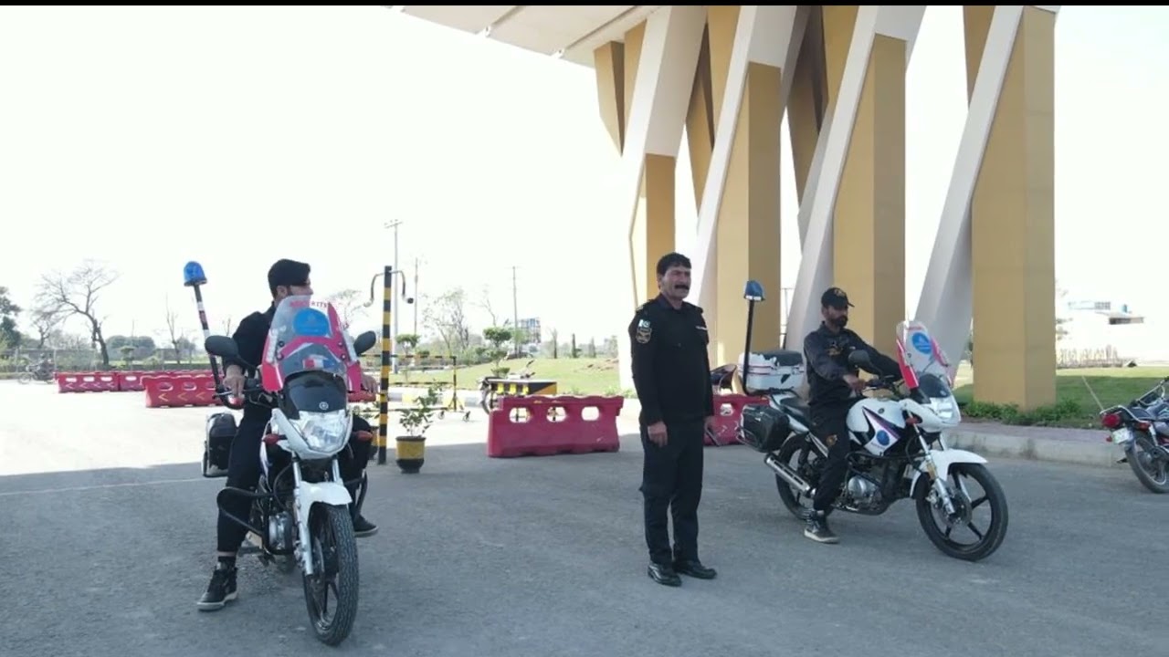 Golden Gate City Phalia Mandibahauddin
