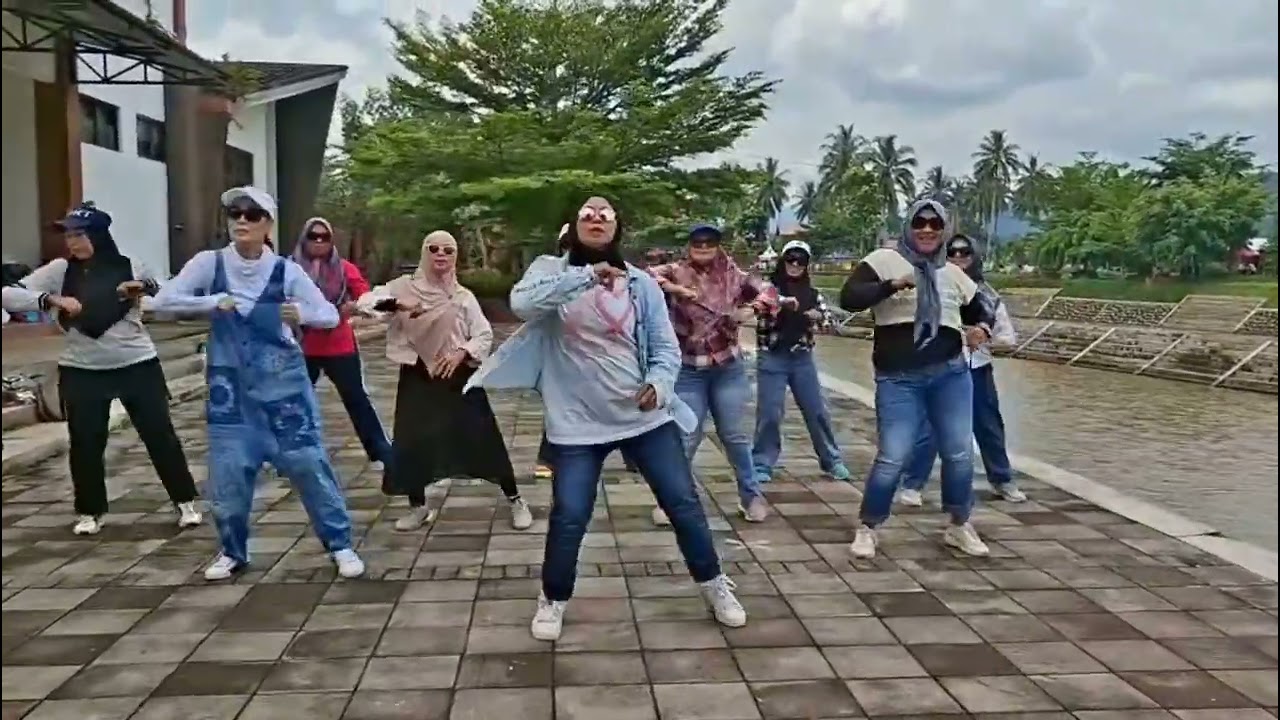 NO TOQUES MI CORAZON by AmiraSyahira |Zumba |Reggaeton |ZIN ElmiJ Crew 
