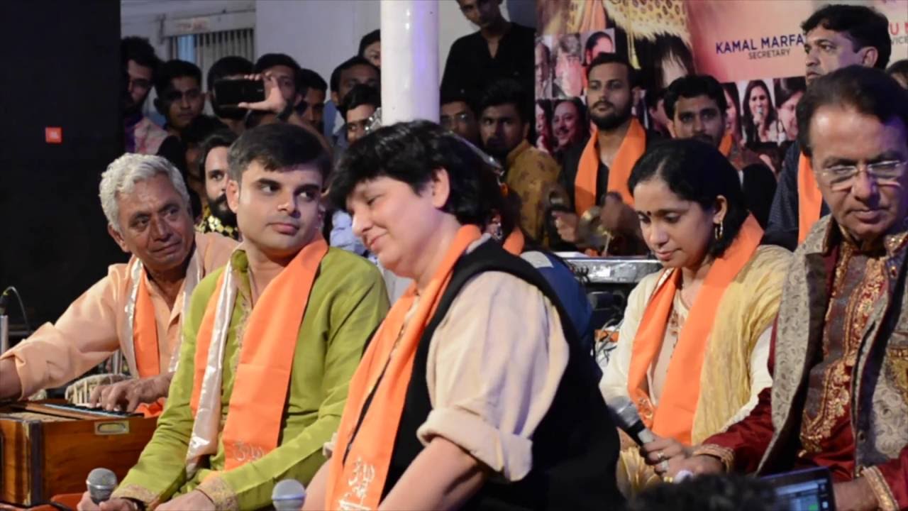 Falguni Pathak at Babulnath Temple | Dummer Vagya | Maa Chaarankul | Khel Khel Re | Ghor Andhari re