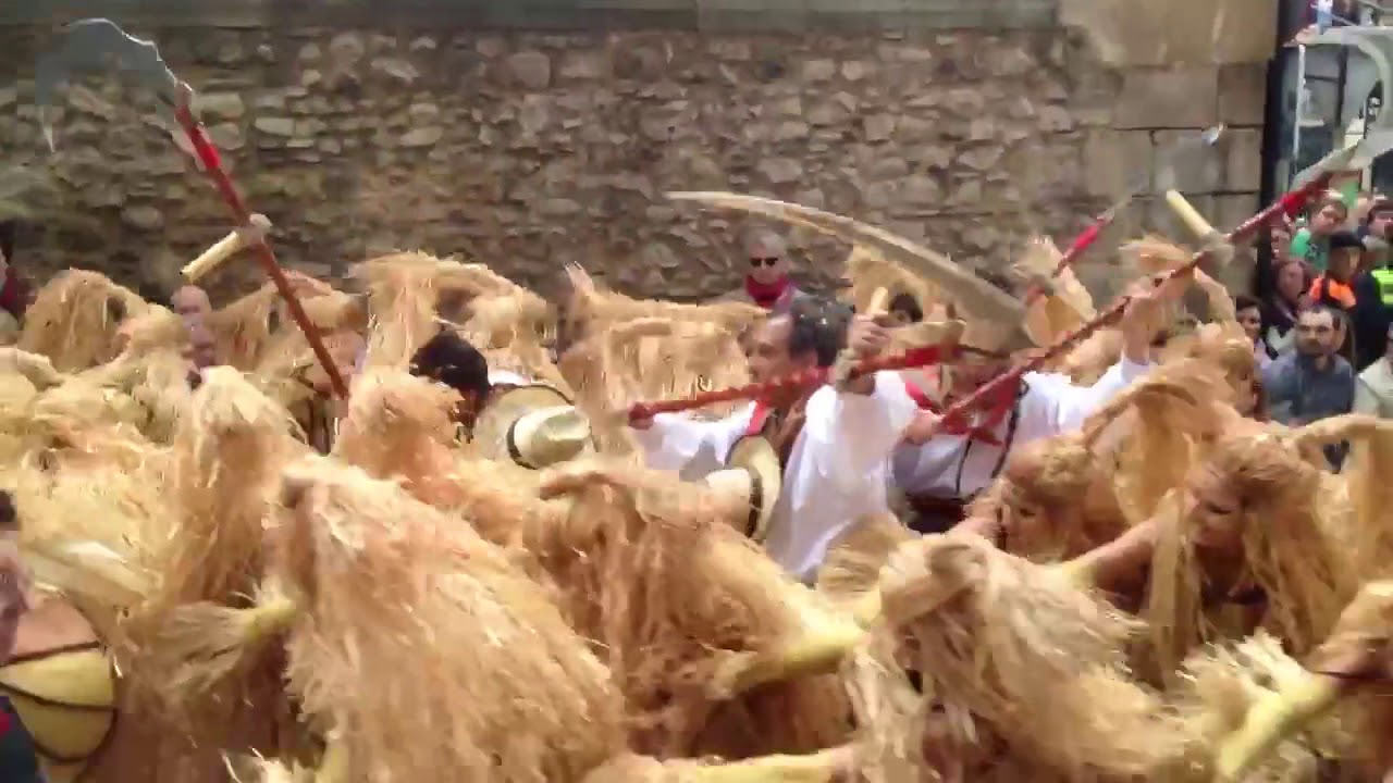 Baile de LA PAJA del Ballet Carmina Nadal Fiestas Alcoy 2012 Filà Maseros Alcoi