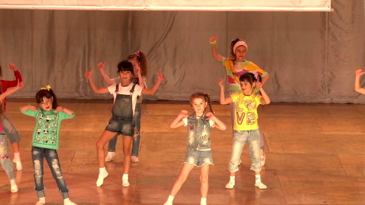 8  «Мы танцуем хип хоп» Танцевальный коллектив «Алые паруса» ASIA DANCE 2017