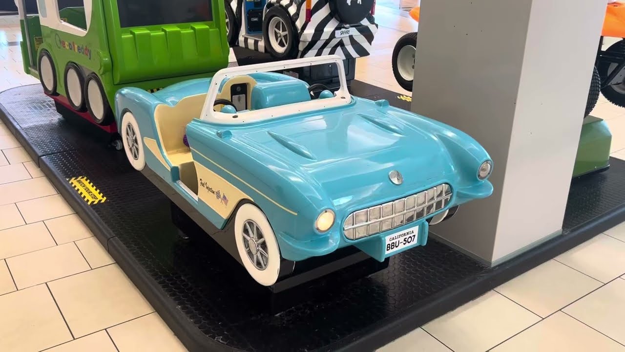 RG Mitchell 1997 American Roadster kiddie ride at Northshore Mall (blue) (my second time)￼