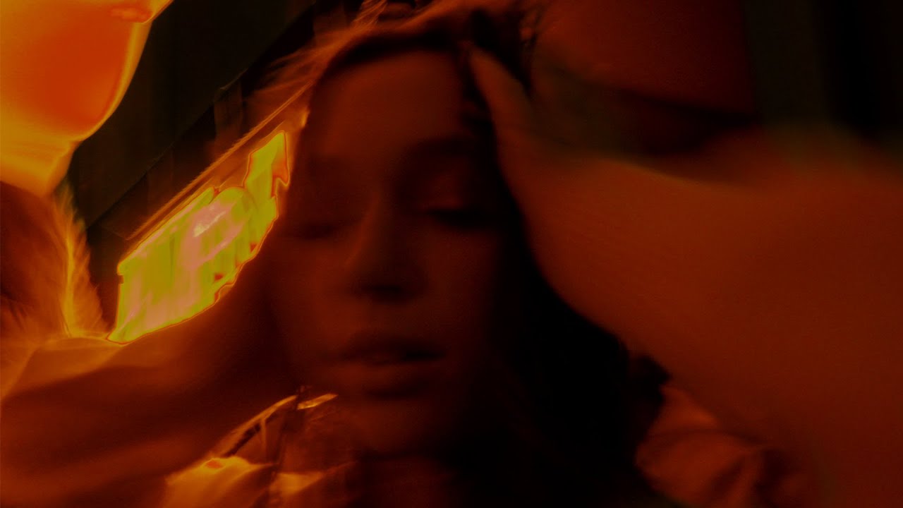 Sarah Toscano - Desco (Visual Video)