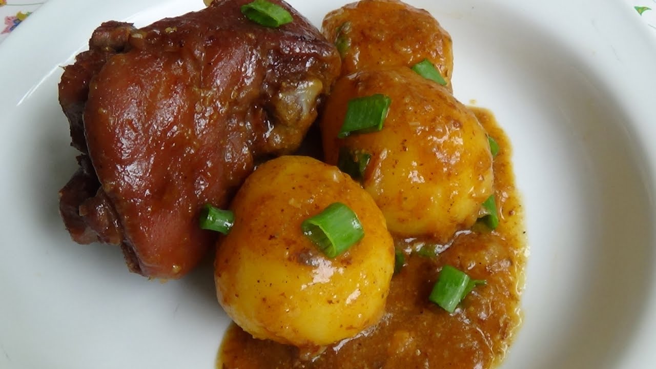 JOELHO AO VINHO COM BATATA