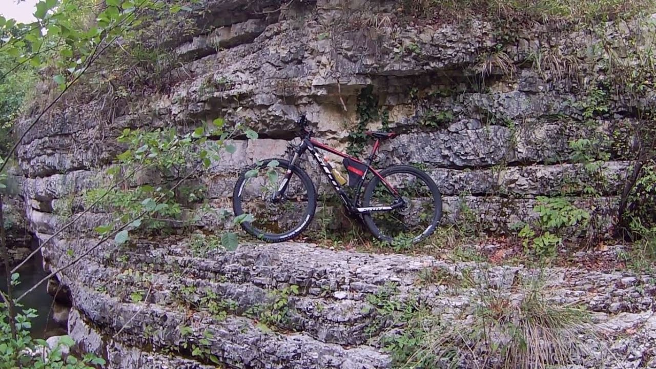 Cingoli: Ponte Romano, Canyon, Parco Avventura in mtb