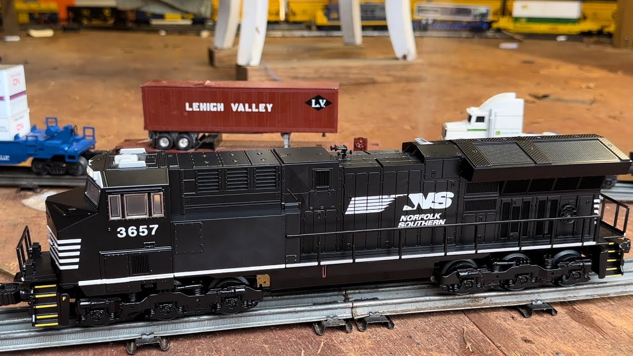 LIONEL NORFOLK SOUTHERN  ET44AC LIONCHIEF PLUS 2.0