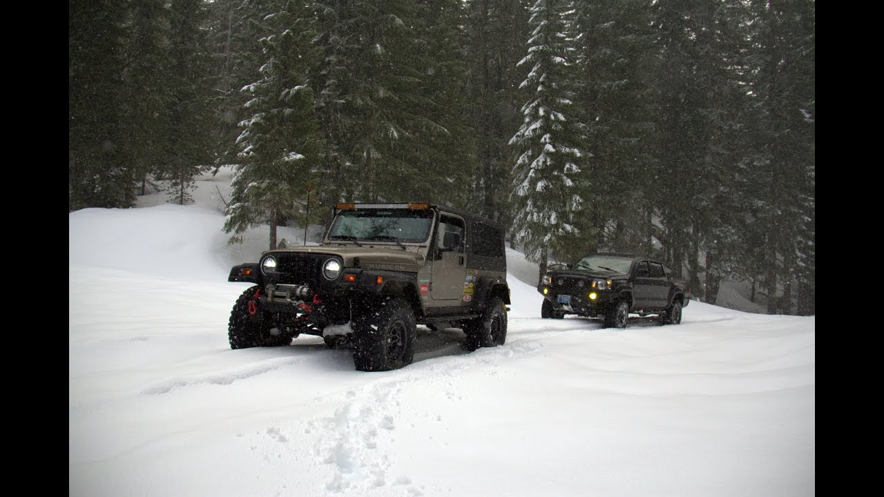 Deep Snow Jeep Wrangler and Toyota Tacoma Snowrun to Elk Lake in Oregon