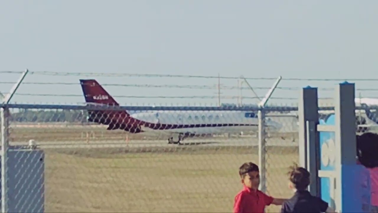 Plane spotting at Sarasota Bradenton international airport