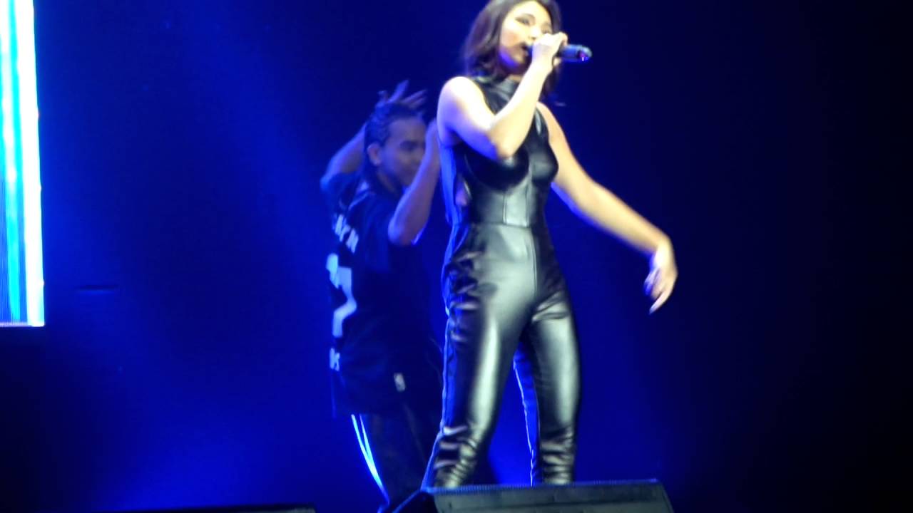Nadine Lustre singing Hands to Myself LIVE! [JaDineLoveCebu]