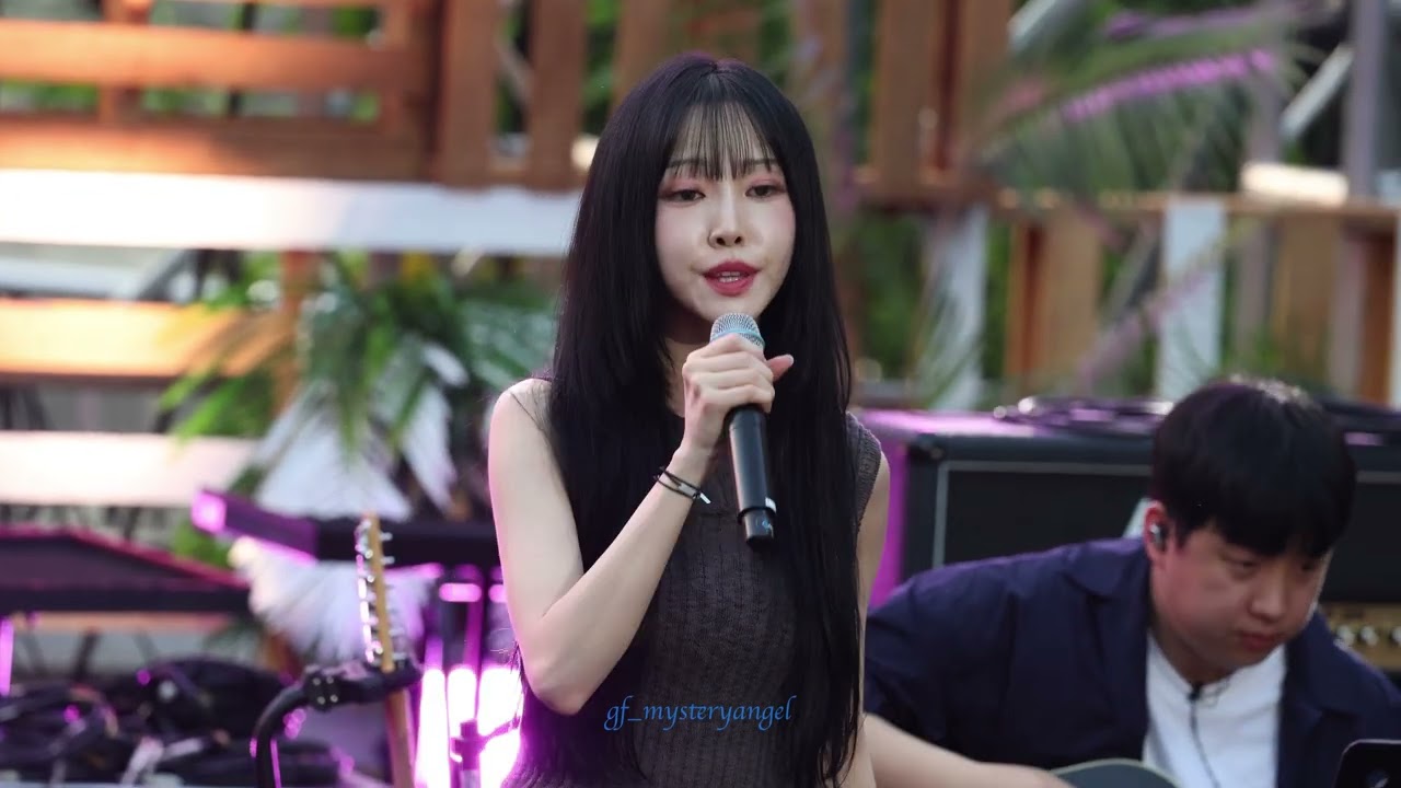 250614 뷰민라 유주 끝이 아니길 4K 직캠 Beautiful Mint Life YUJU This Isn't The End 4K fancam