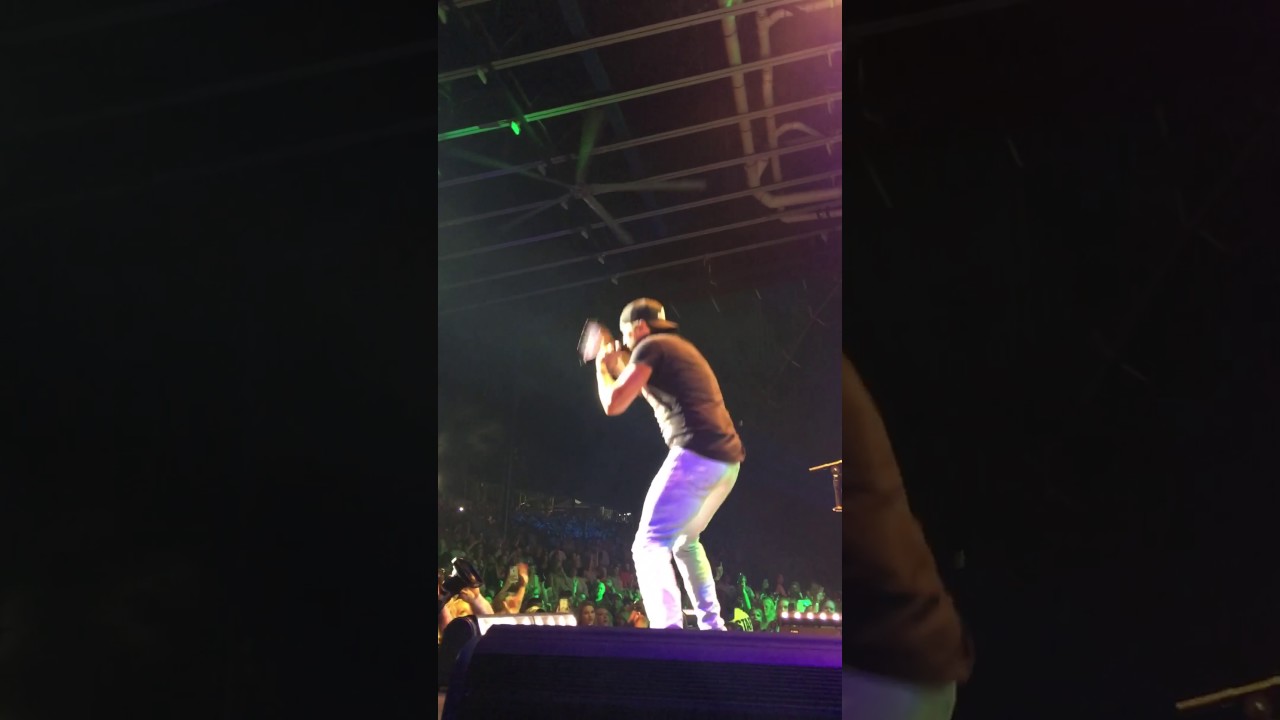 Luke Bryan - Reading a girl's texts/My House/Closer 6/25/17