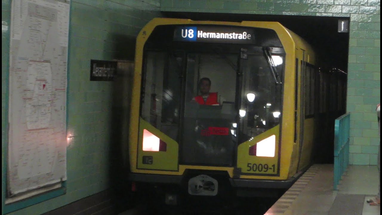Berlin U-Bahn U8 - Alexanderplatz