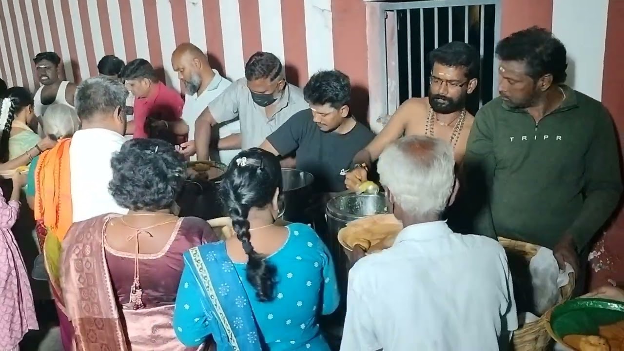 156 வது மாத மார்கழி உத்தர பூஜையில் அன்னதானம் வழங்கிய தருணம்
