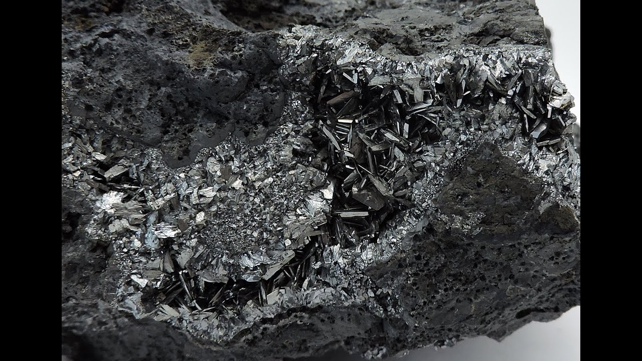 Pyrolusite from Congo &ndash; cabinet size
