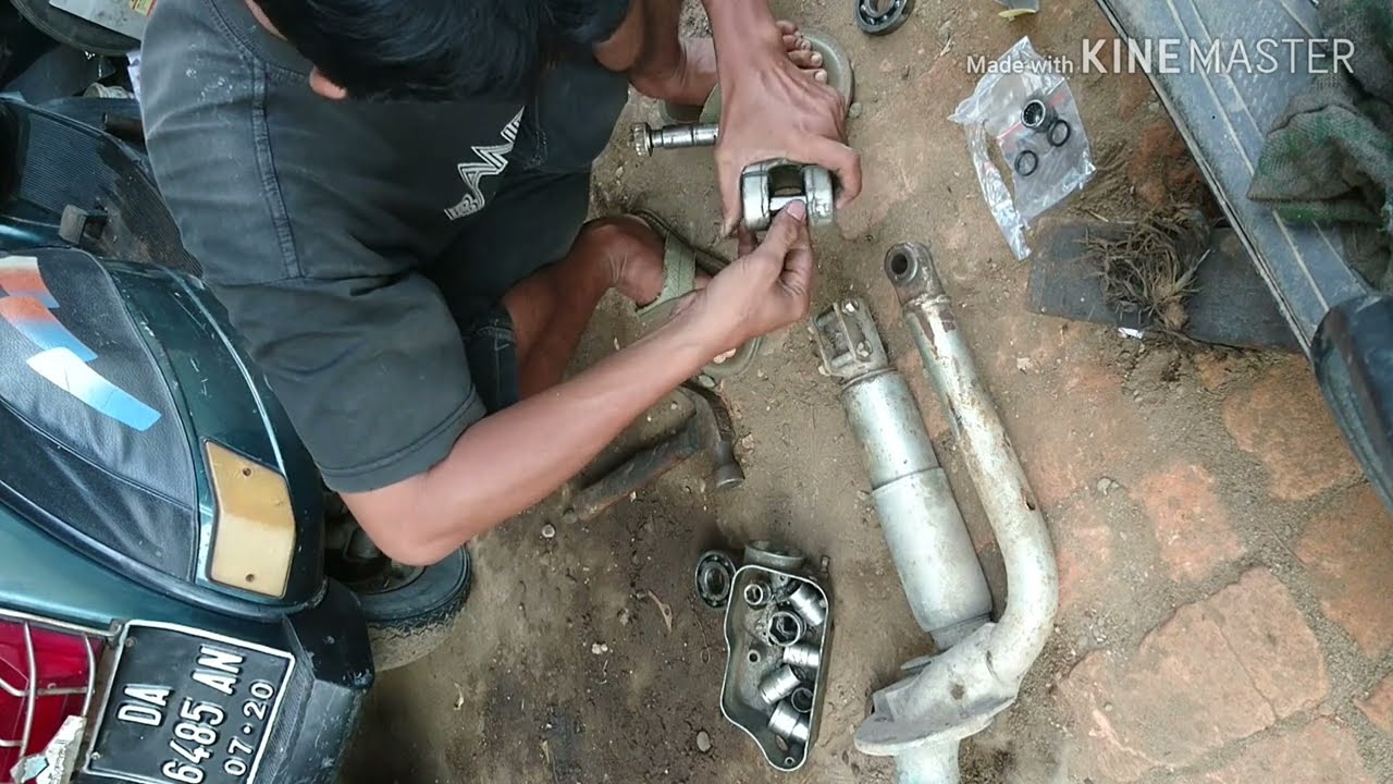 Mengganti as ayun/kingpen vespa px,pxe,excel dengan manual