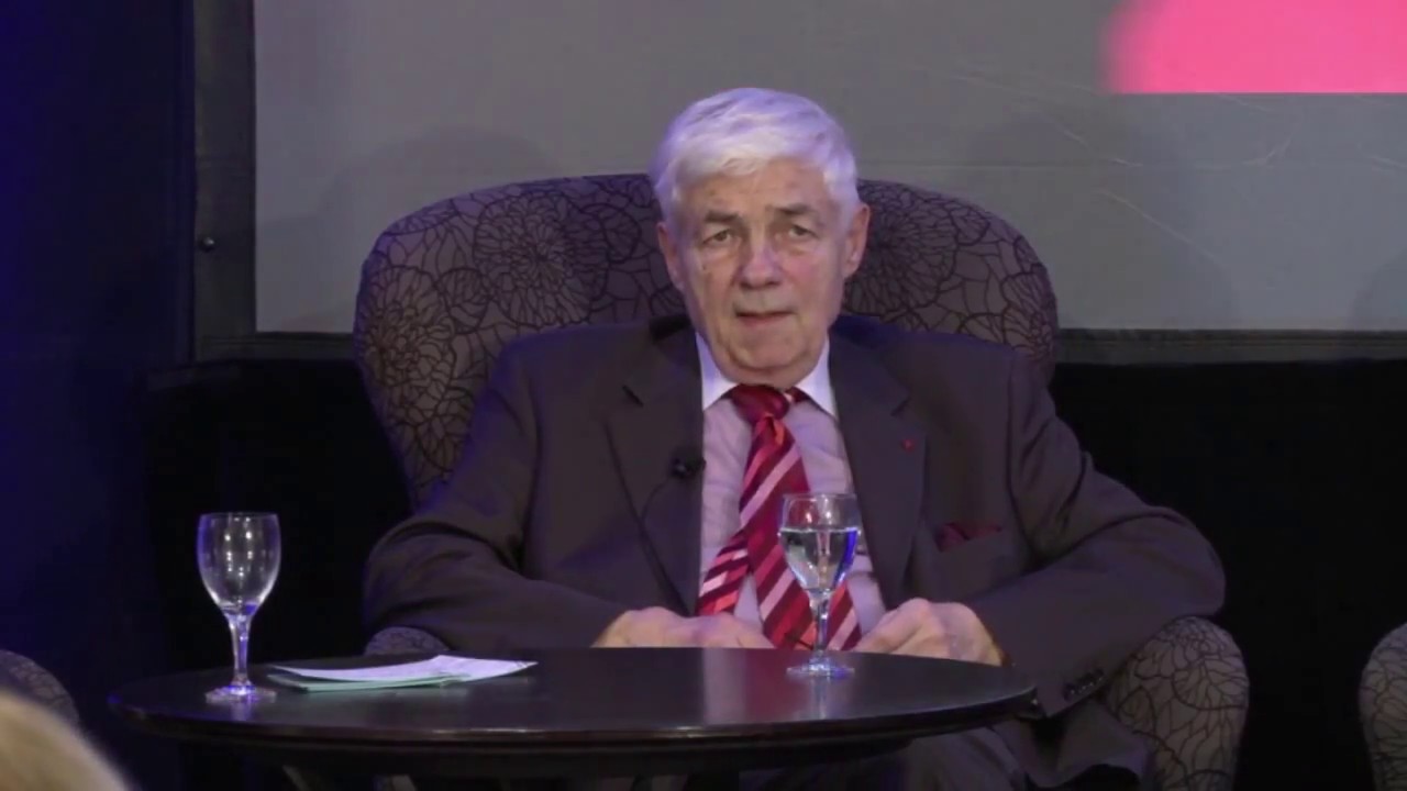 Prof. Dr. Michael Stürmer im Gespräch mit Michael Märzheuser beim Hilton Talk