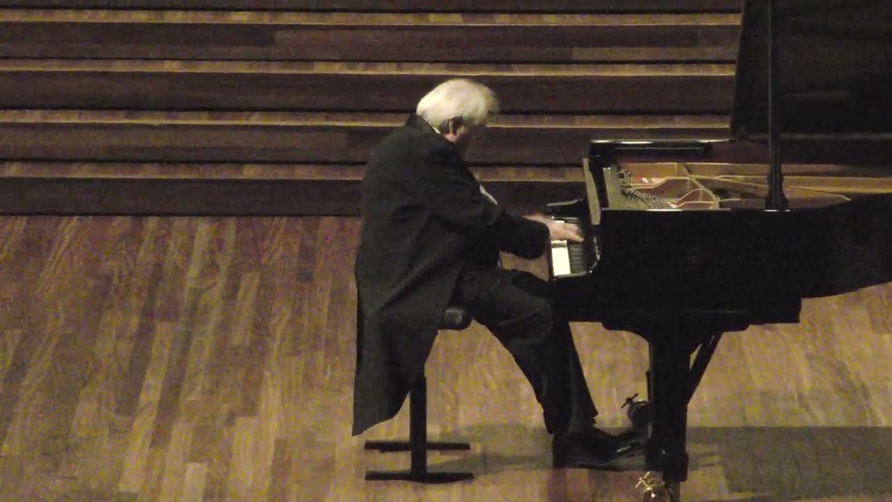 Grigory Sokolov: Mozart - Prelude and Fugue in C major K.394-383a