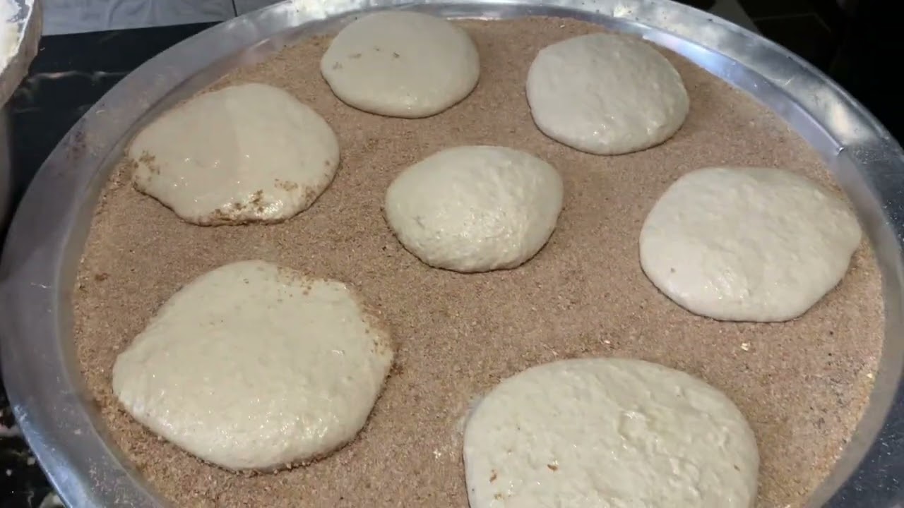 طريقة عمل العيش المصرى ولاتنسو الدعاء لى بالشفاء🙏