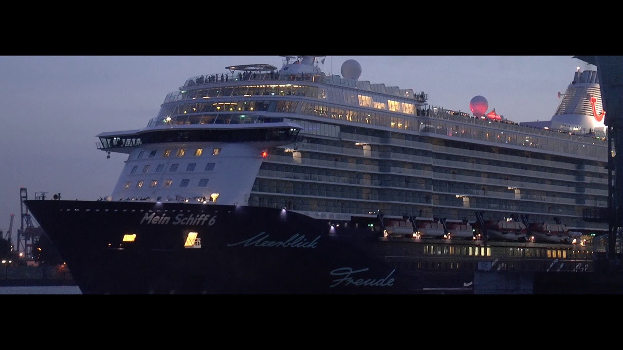 Cruise Ships Horn Mix