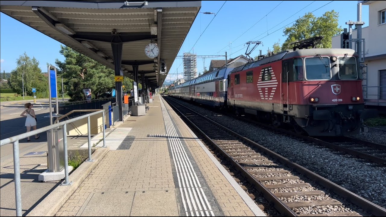 Bahnverkehr in Pf&auml;ffikon ZH (11.08.2023)