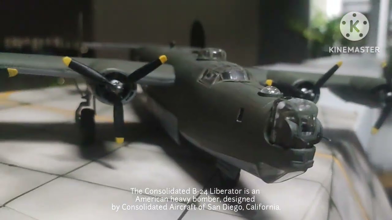 #72 Consolidated B-24H Liberator (1/72 Academy) USAAF [38]